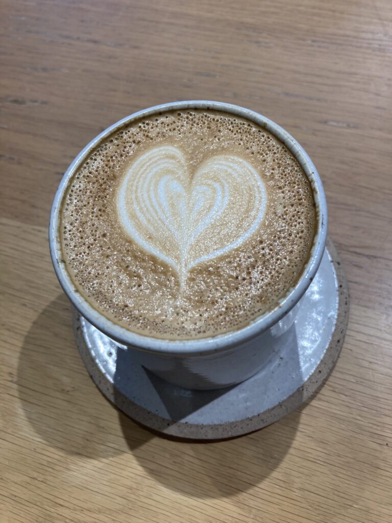 BLUE BOTTLE COFFEE のカフェラテ